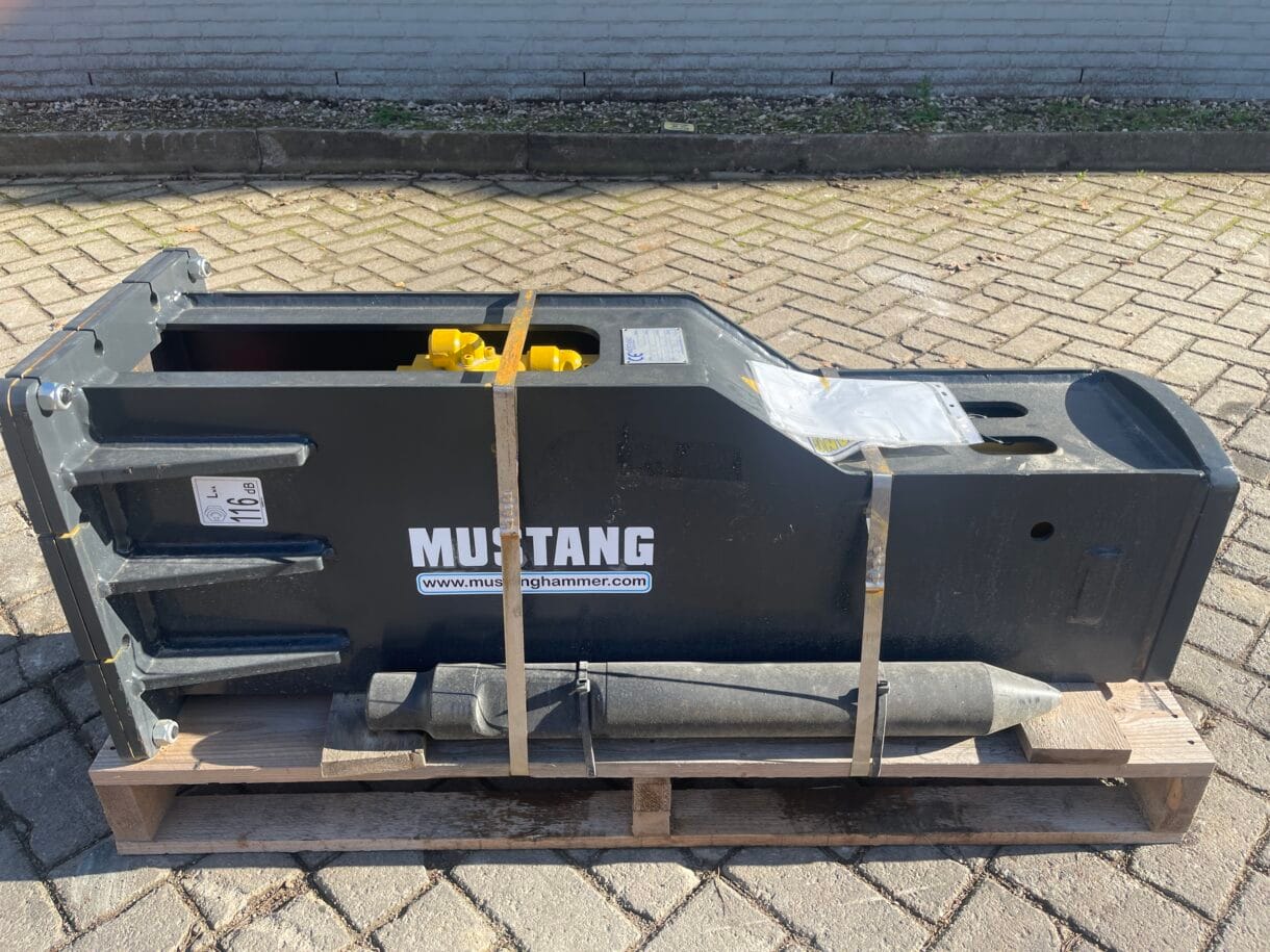 Mustang   HM 550 Hammer Unused