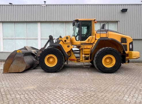 Alternative view of Volvo L150H      2016