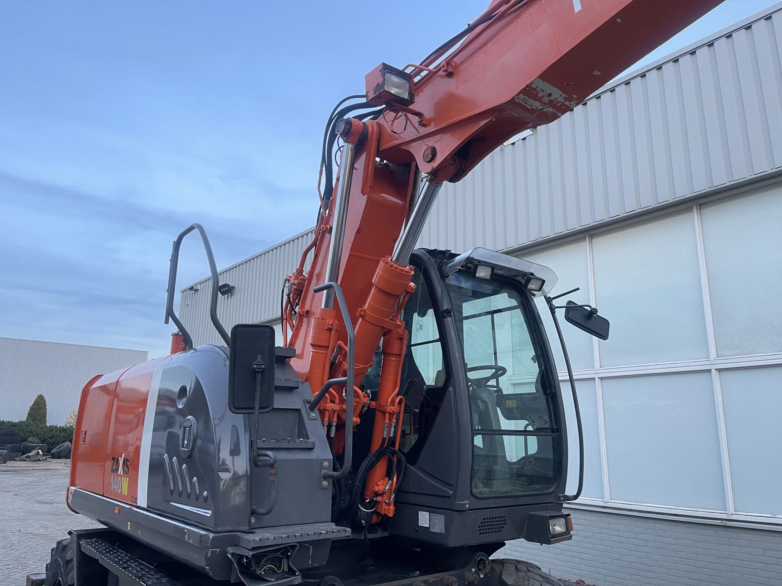 Hitachi ZX140W-3 - NedTrax - Sale of construction machinery and