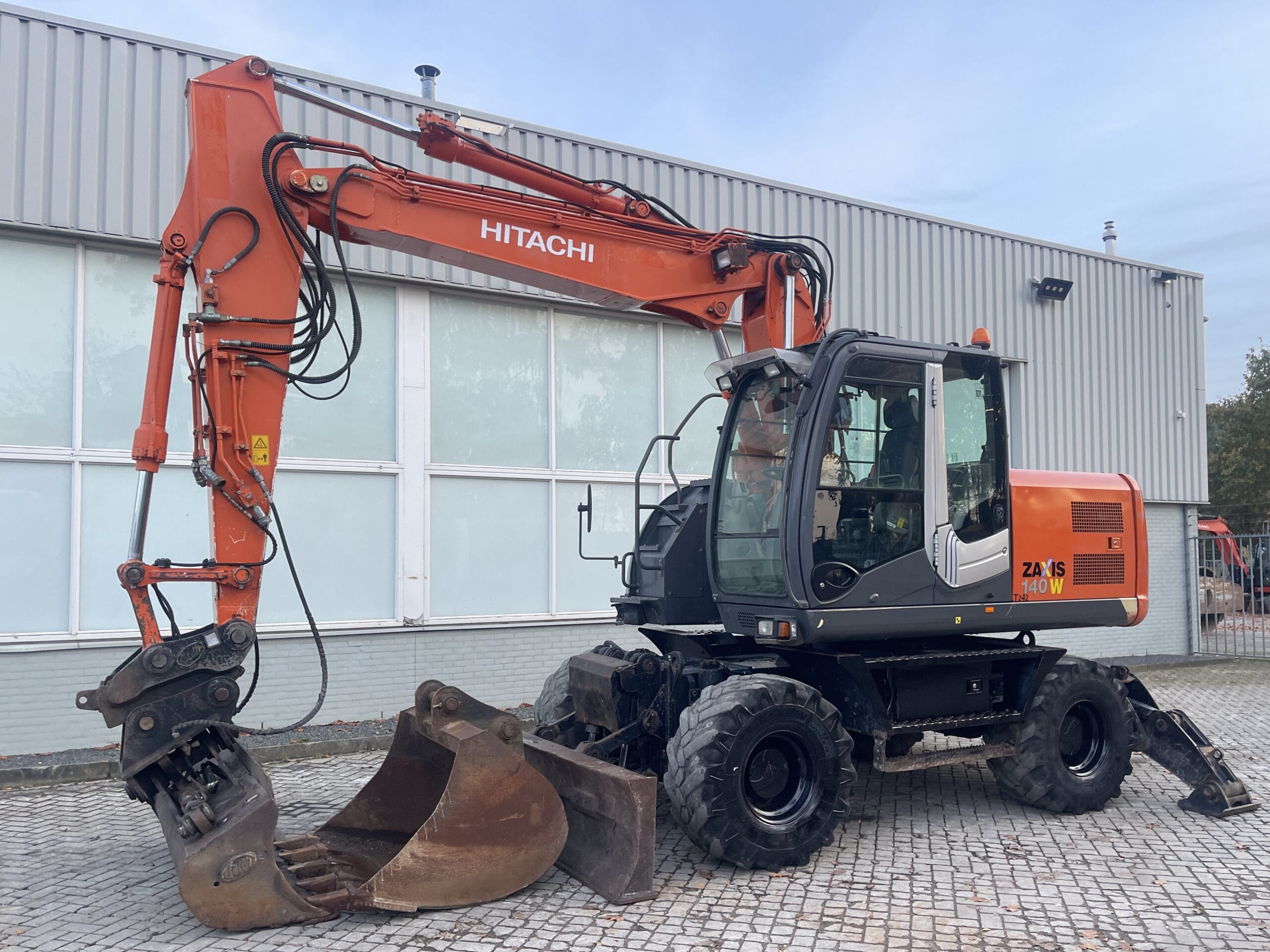 Hitachi ZX140W-3 - NedTrax - Sale of construction machinery and