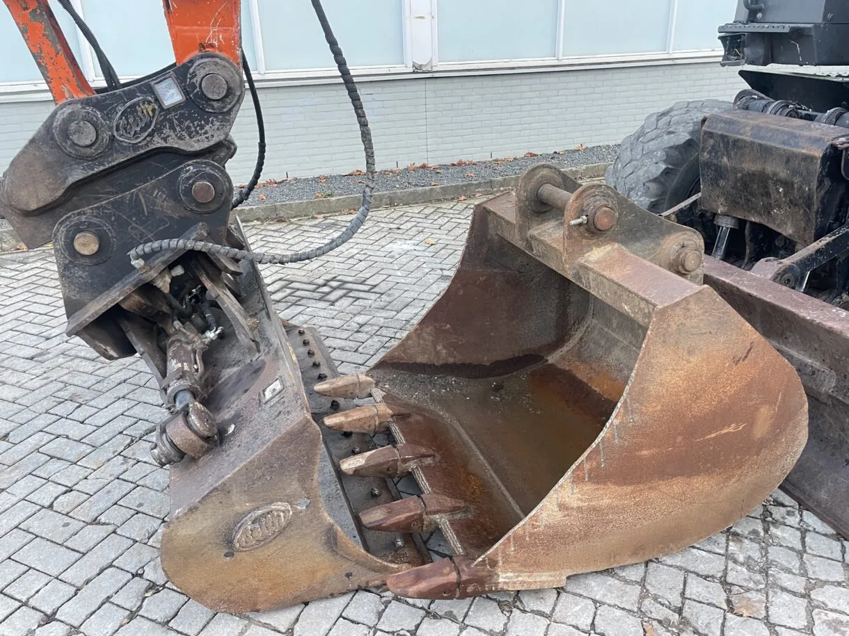Hitachi ZX140W-3 - NedTrax - Verkoop van bouwmachines en