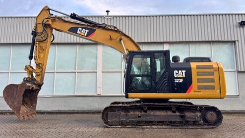 Alternative view of Caterpillar 323  F L