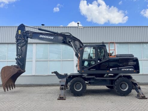 Alternative view of DOOSAN  DX 210 W-5    2020