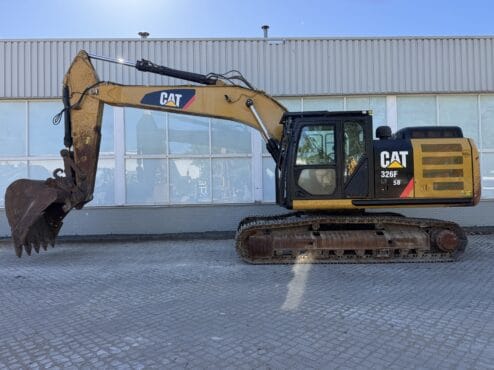 Alternative view of Caterpillar 326 FLN    2017